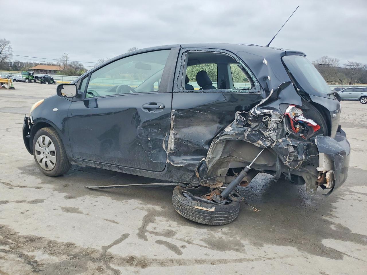 2008 Toyota Yaris Base - Image 2