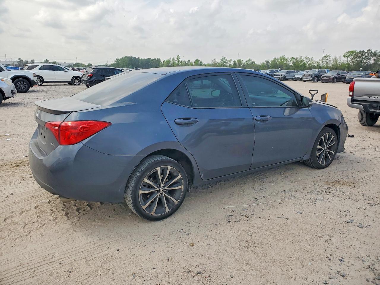 2017 Toyota Corolla Se - Фото 3