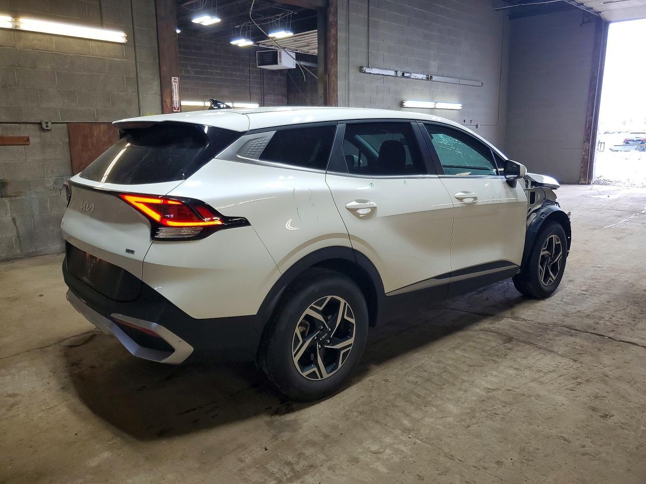 2024 Kia Sportage Lx - Image 3