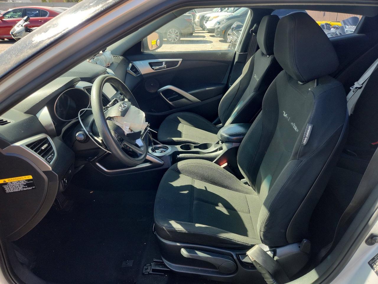 2013 Hyundai Veloster Base - Фото 7