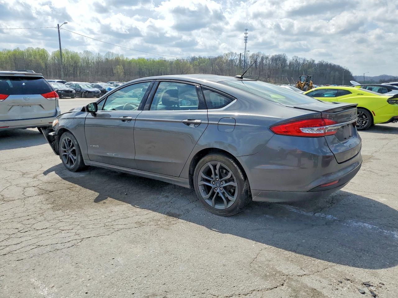 2018 Ford Fusion Se Hybrid - Image 2