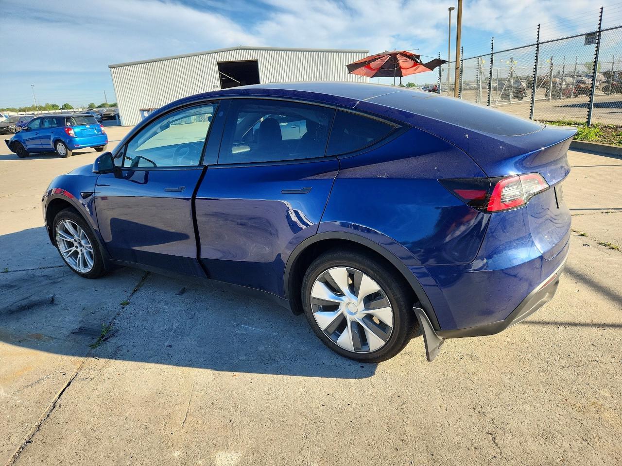 2023 Tesla Model Y - Фото 2