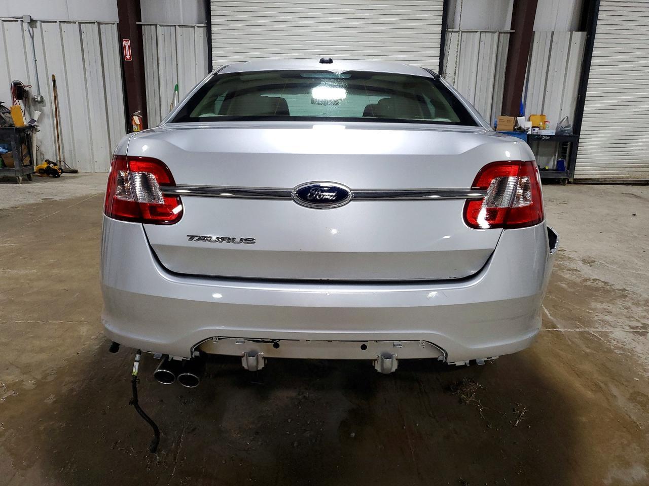 2010 Ford Taurus Se - Image 6