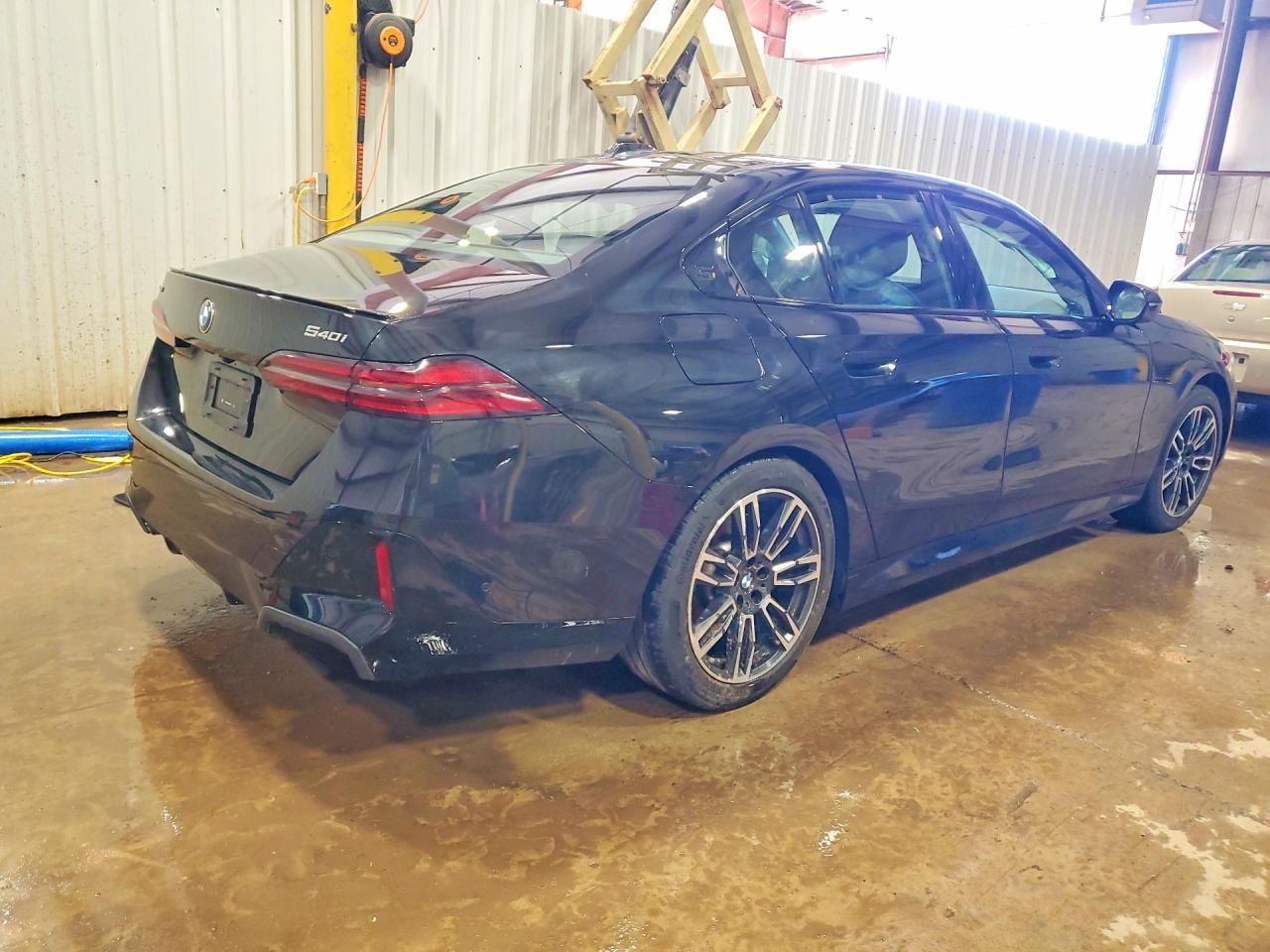 2025 BMW 540 Xi - Фото 3