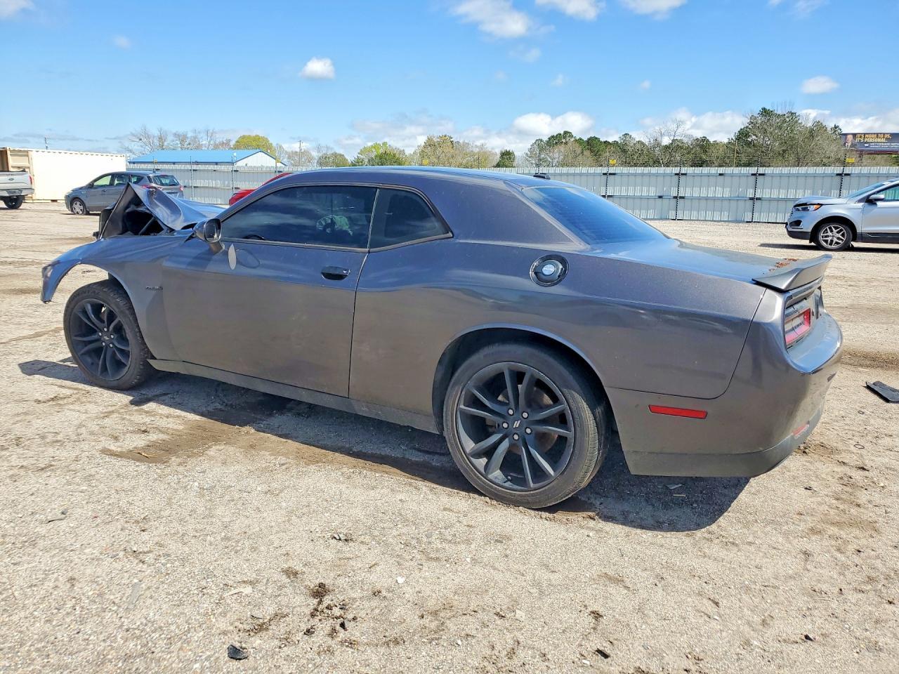 2018 Dodge Challenger R - Фото 2