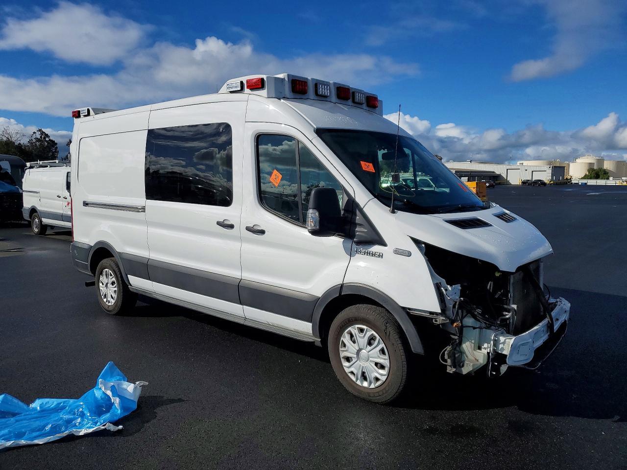 2022 Ford Transit T-250 Ambulance - Фото 4