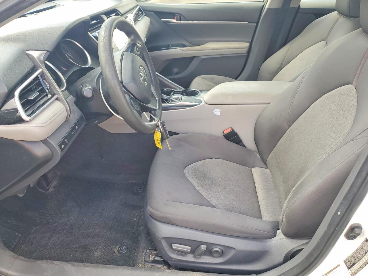 2018 Toyota Camry Le - Image 7