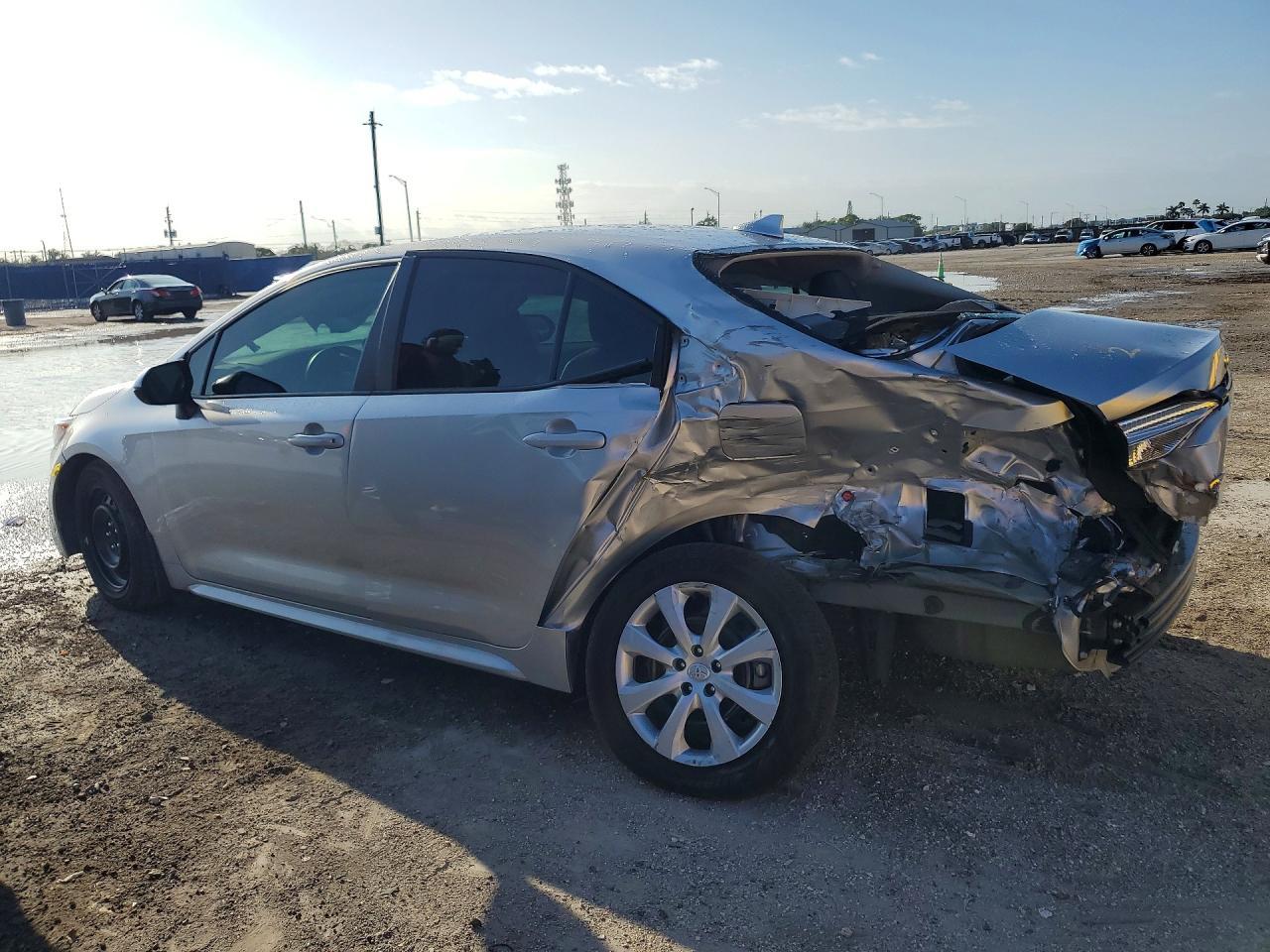 2026 Toyota Corolla Le - Фото 2