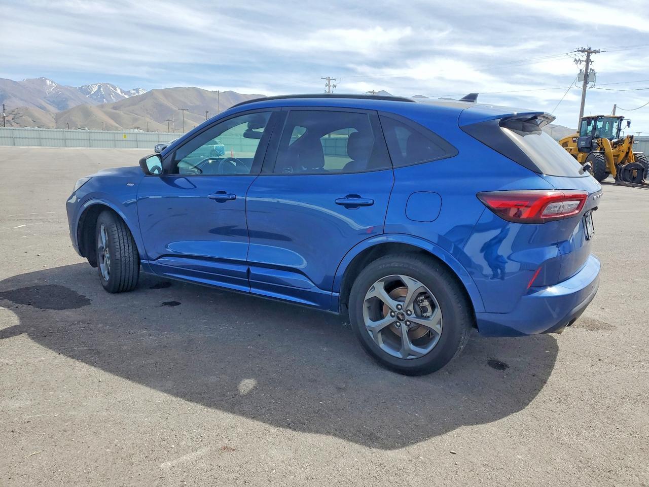 2023 Ford Escape St Line - Image 2