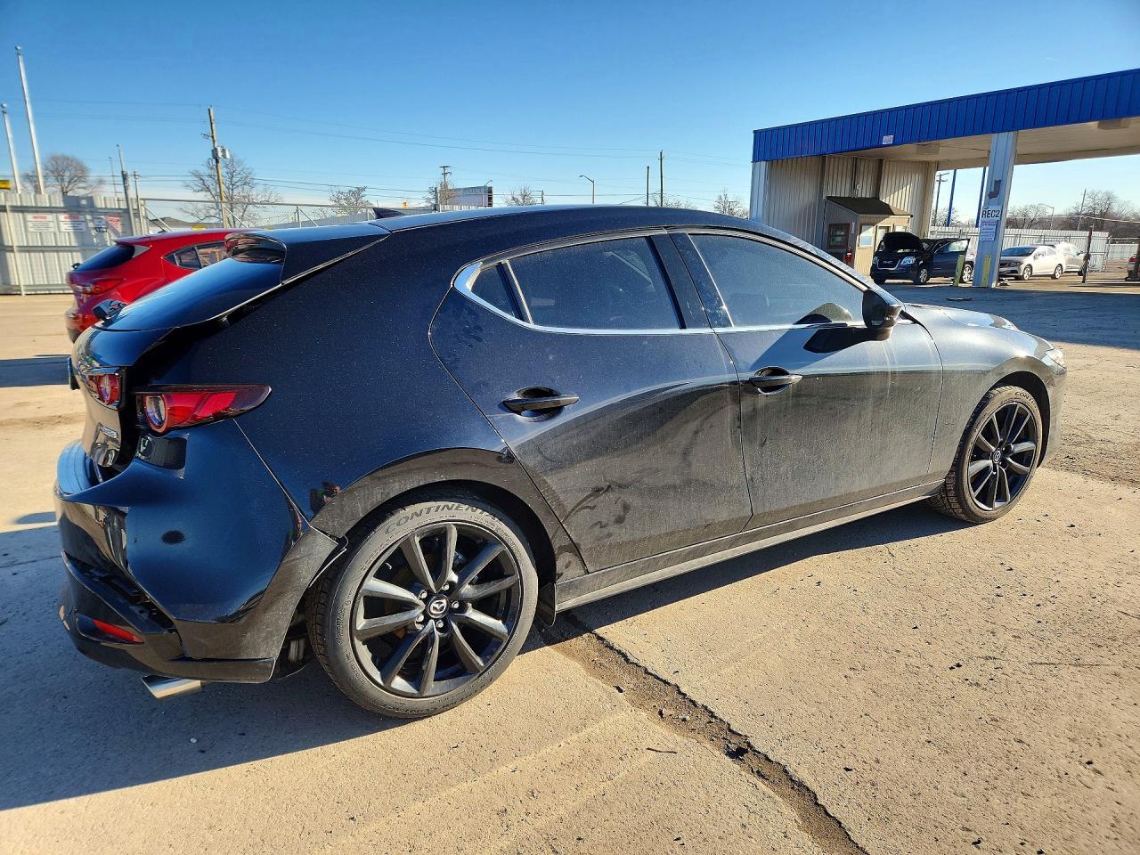 2021 Mazda 3 Premium - Image 3