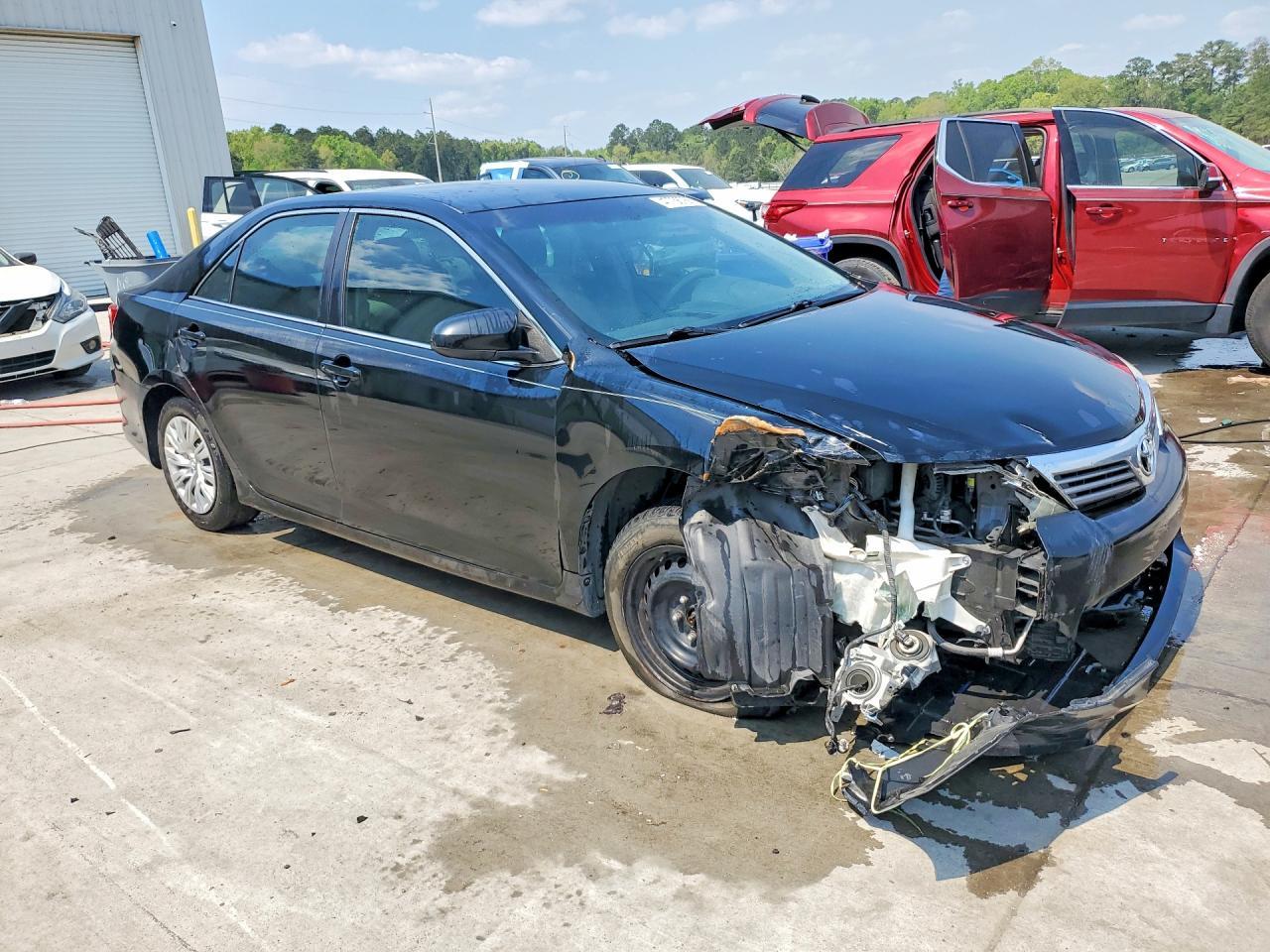 2014 Toyota Camry L - Фото 4