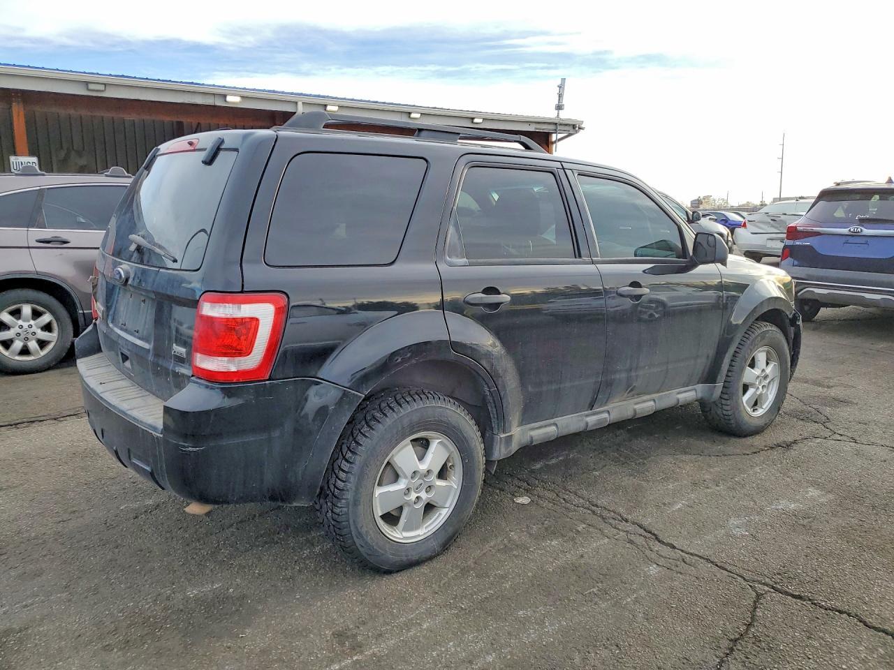 2010 Ford Escape - Image 3