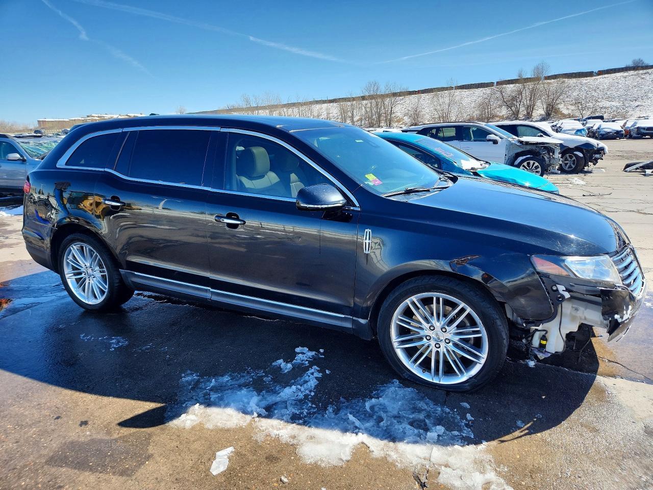 2019 Lincoln Mkt - Фото 4
