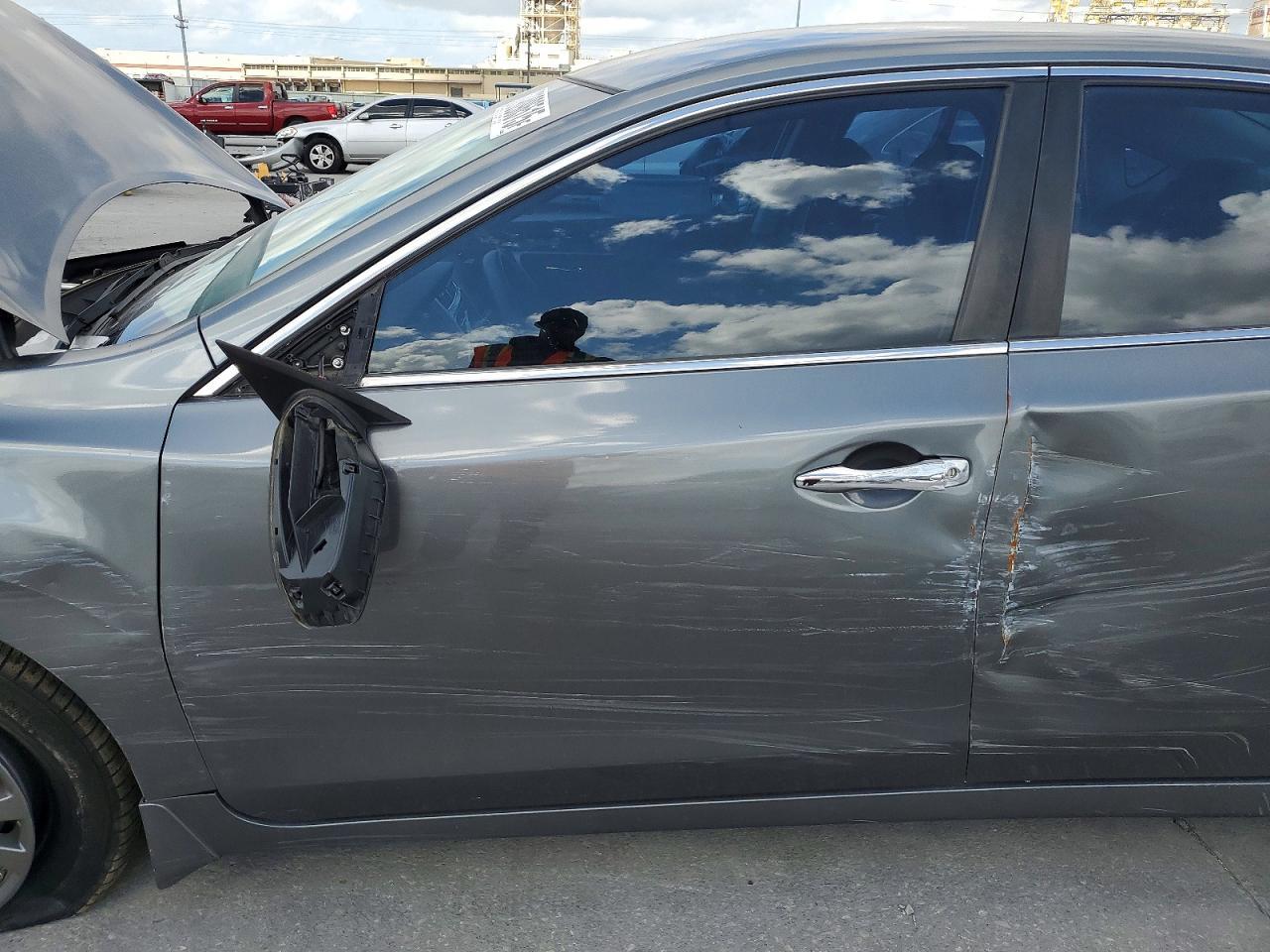 2015 Niss Altima 2.5 S - Image 7