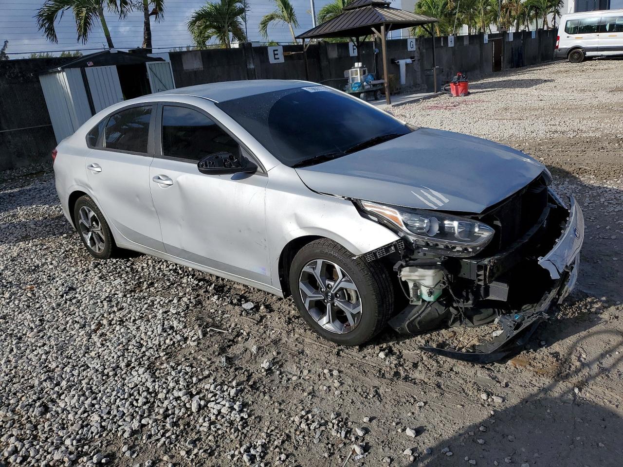 2021 Kia Forte Lxs - Image 4