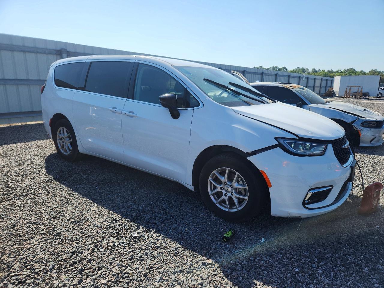2024 Chrysler Pacifica Touring L - Image 4