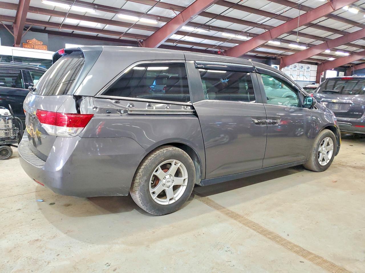 2016 Honda Odyssey Se - Image 3