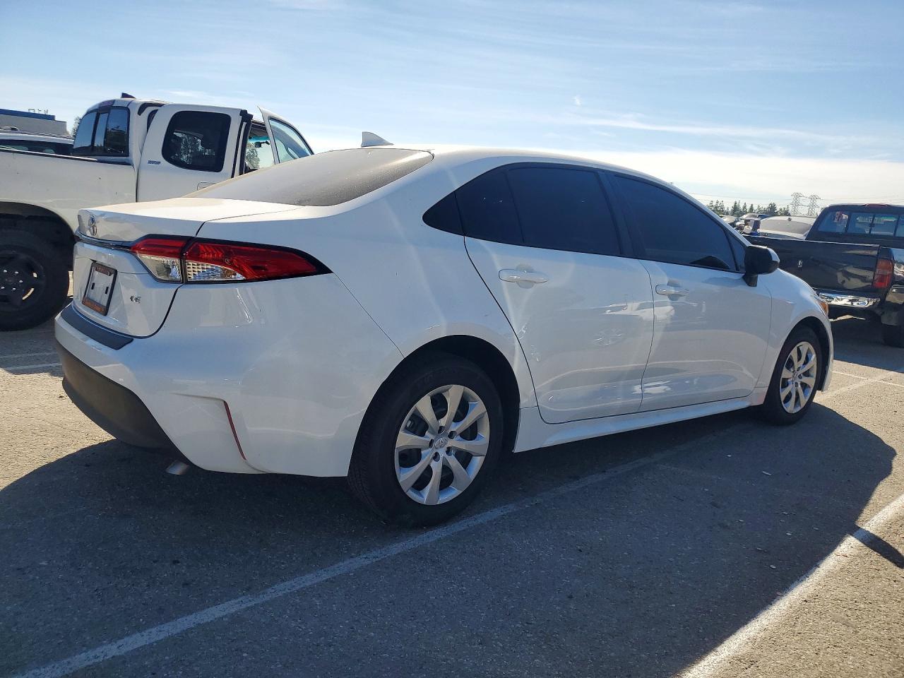 2025 Toyota Corolla Le - Image 3