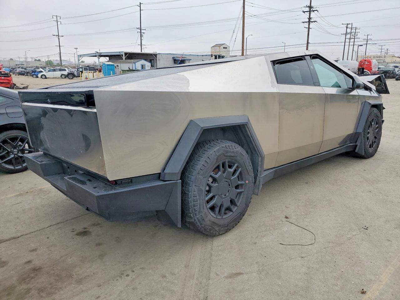 2024 Tesla Cybertruck - Фото 3