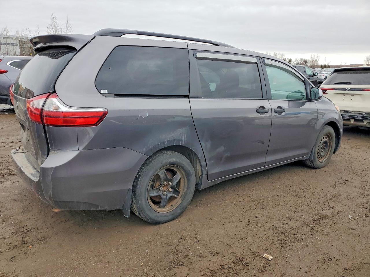 2015 Toyota Sienna L 7-Passenger - Image 3