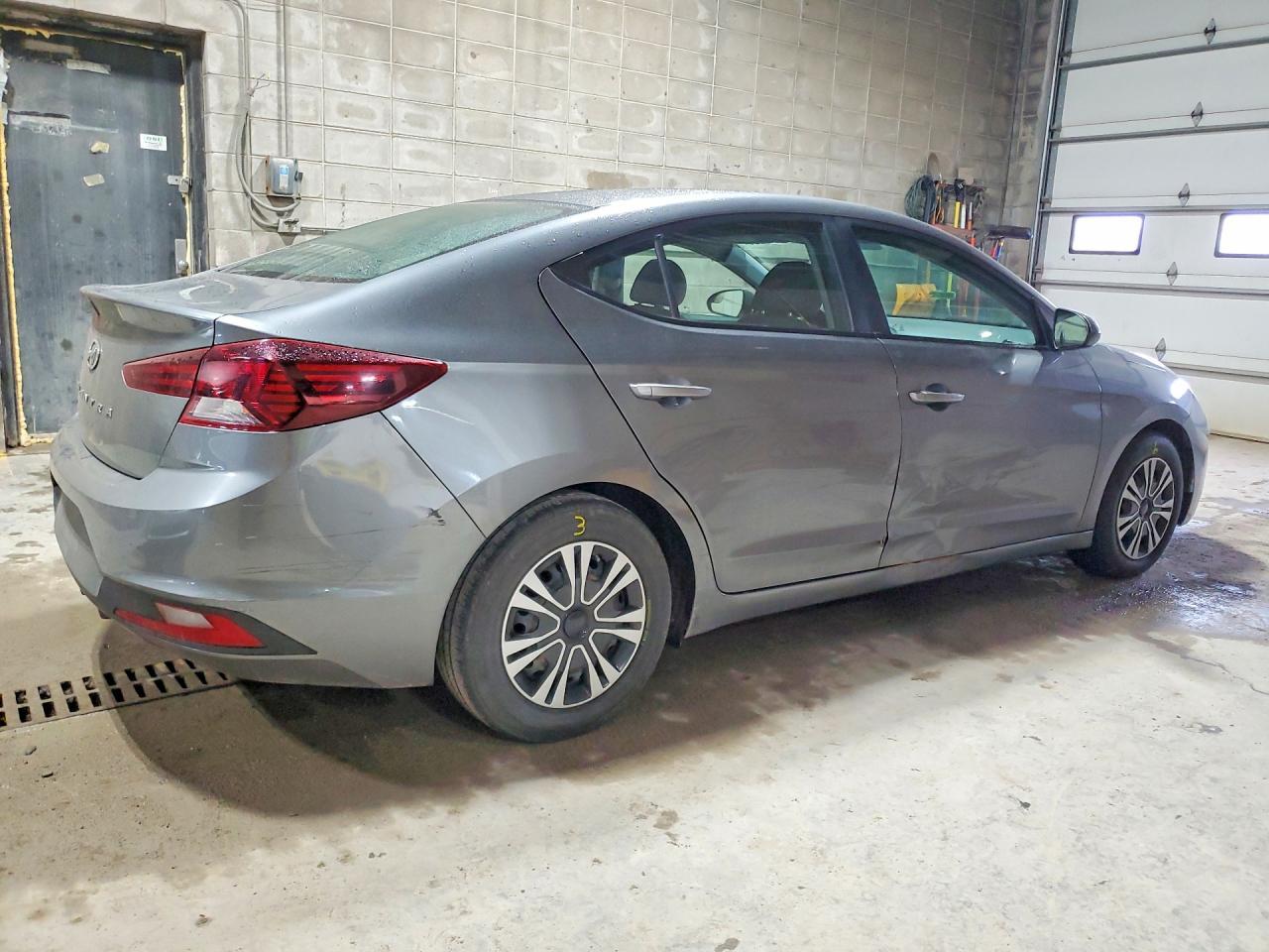 2019 Hyundai Elantra Se - Фото 3