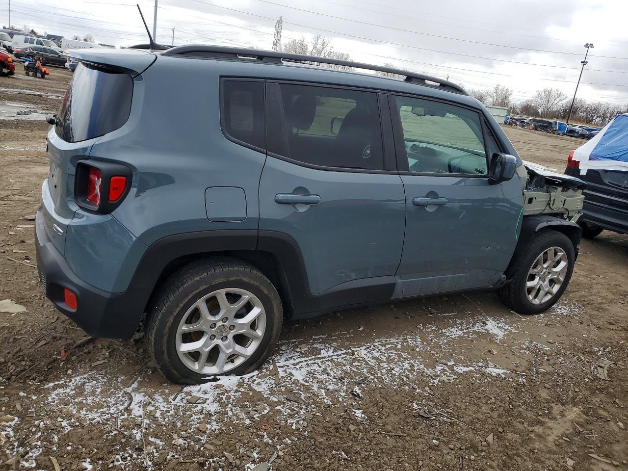 2018 Jeep Renegade Latitude - Image 3