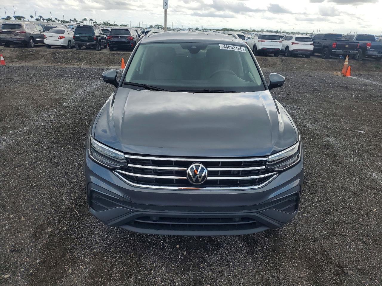 2024 Volkswagen Tiguan Se - Image 5