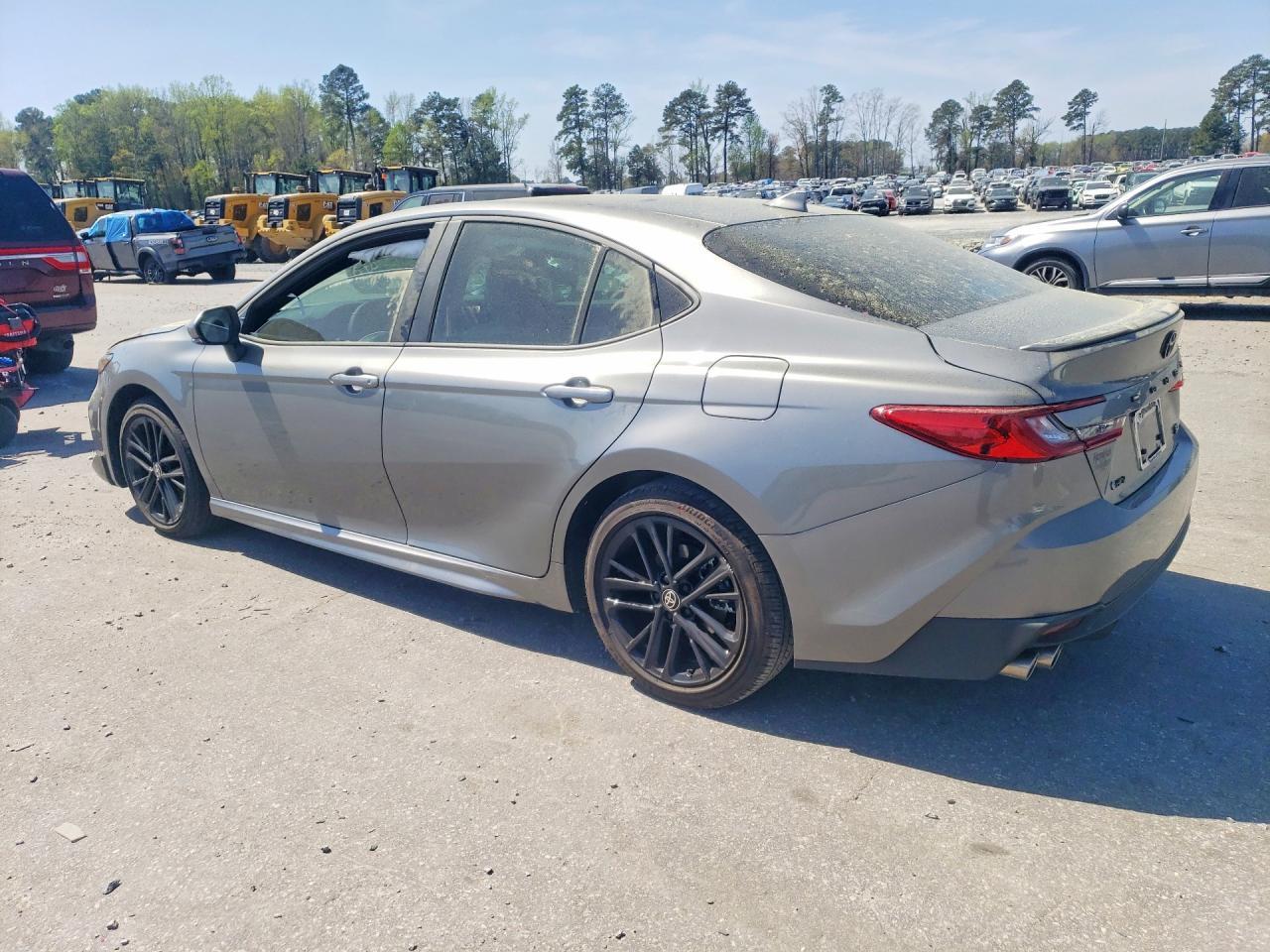 2026 Toyota Camry Se - Image 2