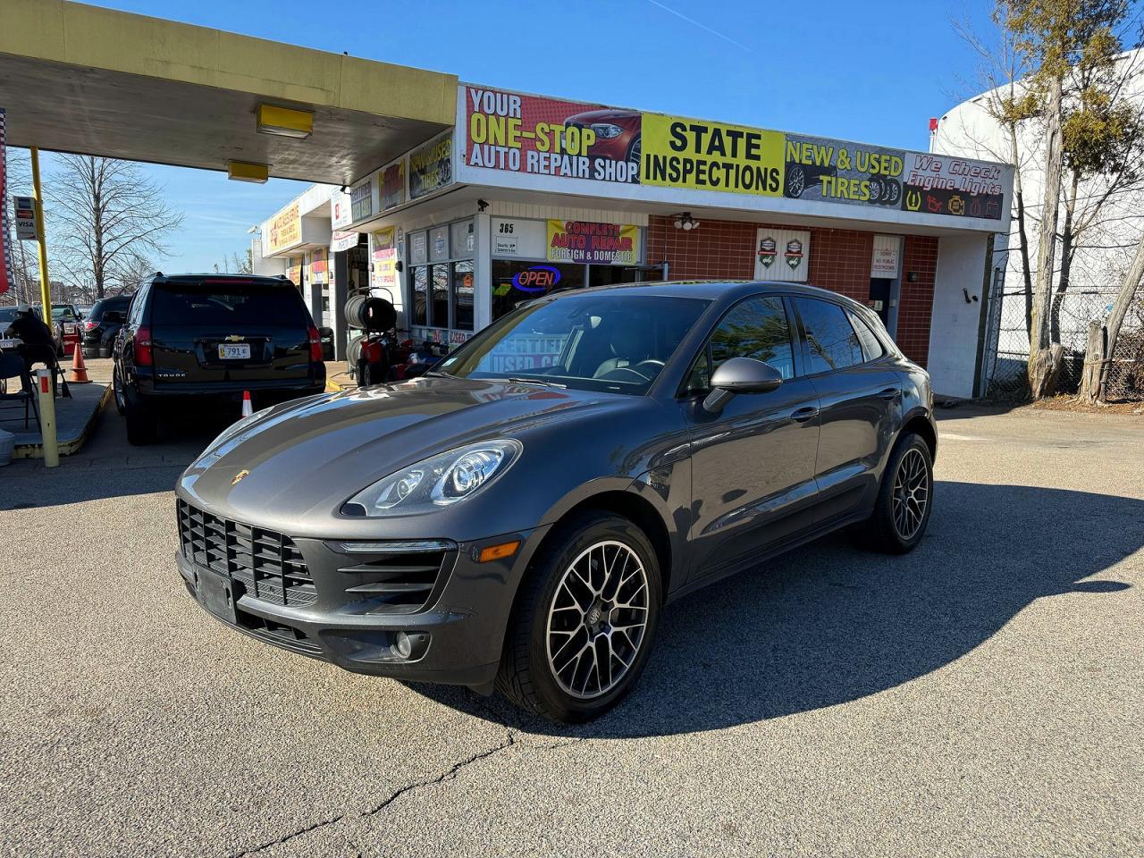2015 Porsche Macan S - Image 2