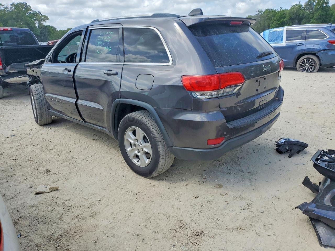 2017 Jeep Grand Cherokee Laredo - Фото 2