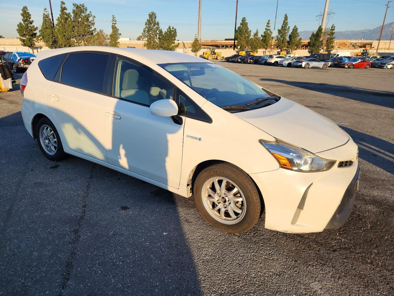 2017 Toyota Prius V Three - Фото 4