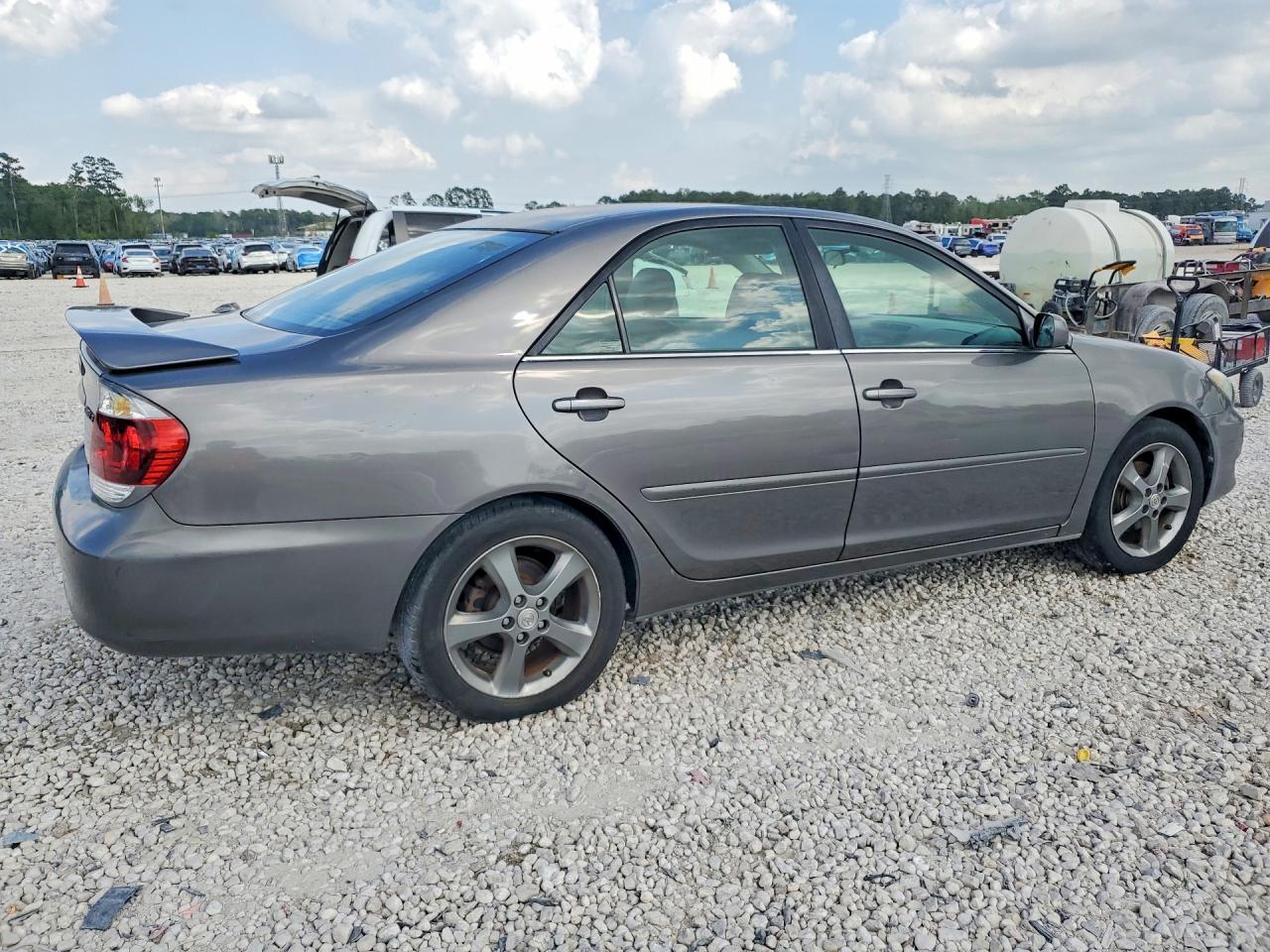 2005 Toyota Camry Se V6 - Фото 3