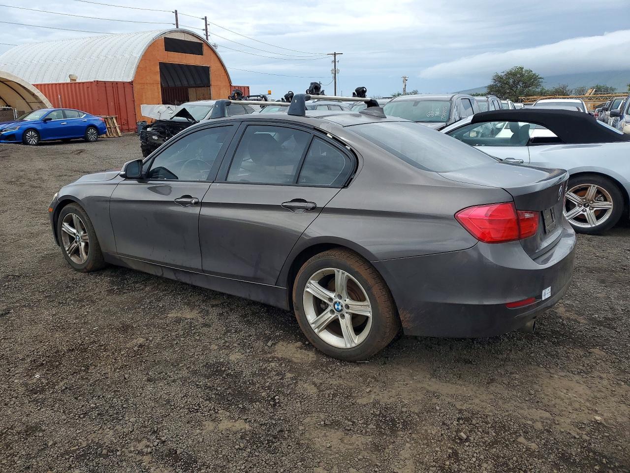 2013 BMW 320 I - Фото 2