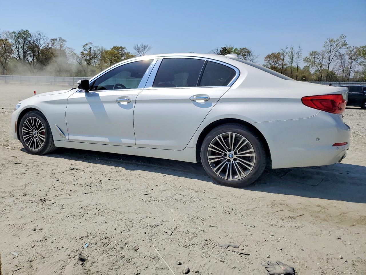 2019 BMW 530 I - Image 2