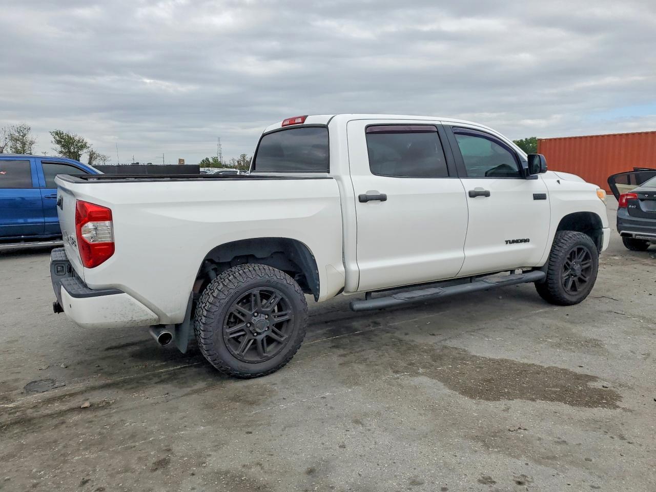 2017 Toyota Tundra Platinum - Image 3