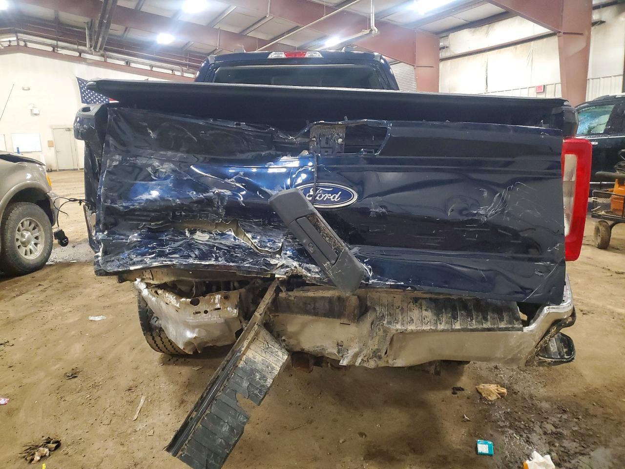 2023 Ford F250 Super Duty - Фото 6