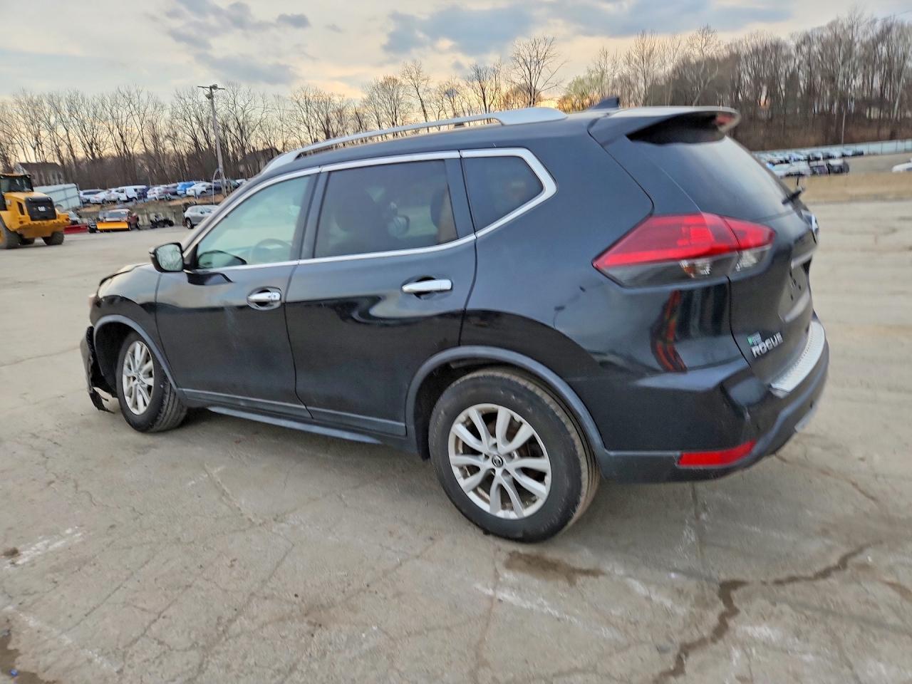 2020 Nissan Rogue Sv - Фото 2