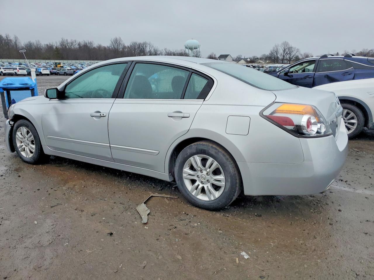 2010 Nissan Altima 2.5 - Фото 2
