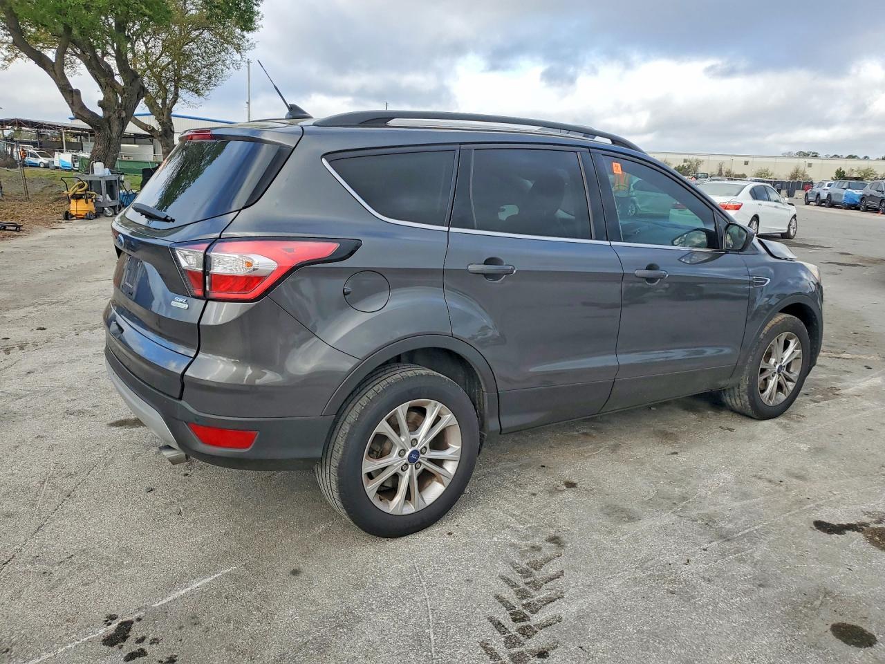 2018 Ford Escape Sel - Фото 3