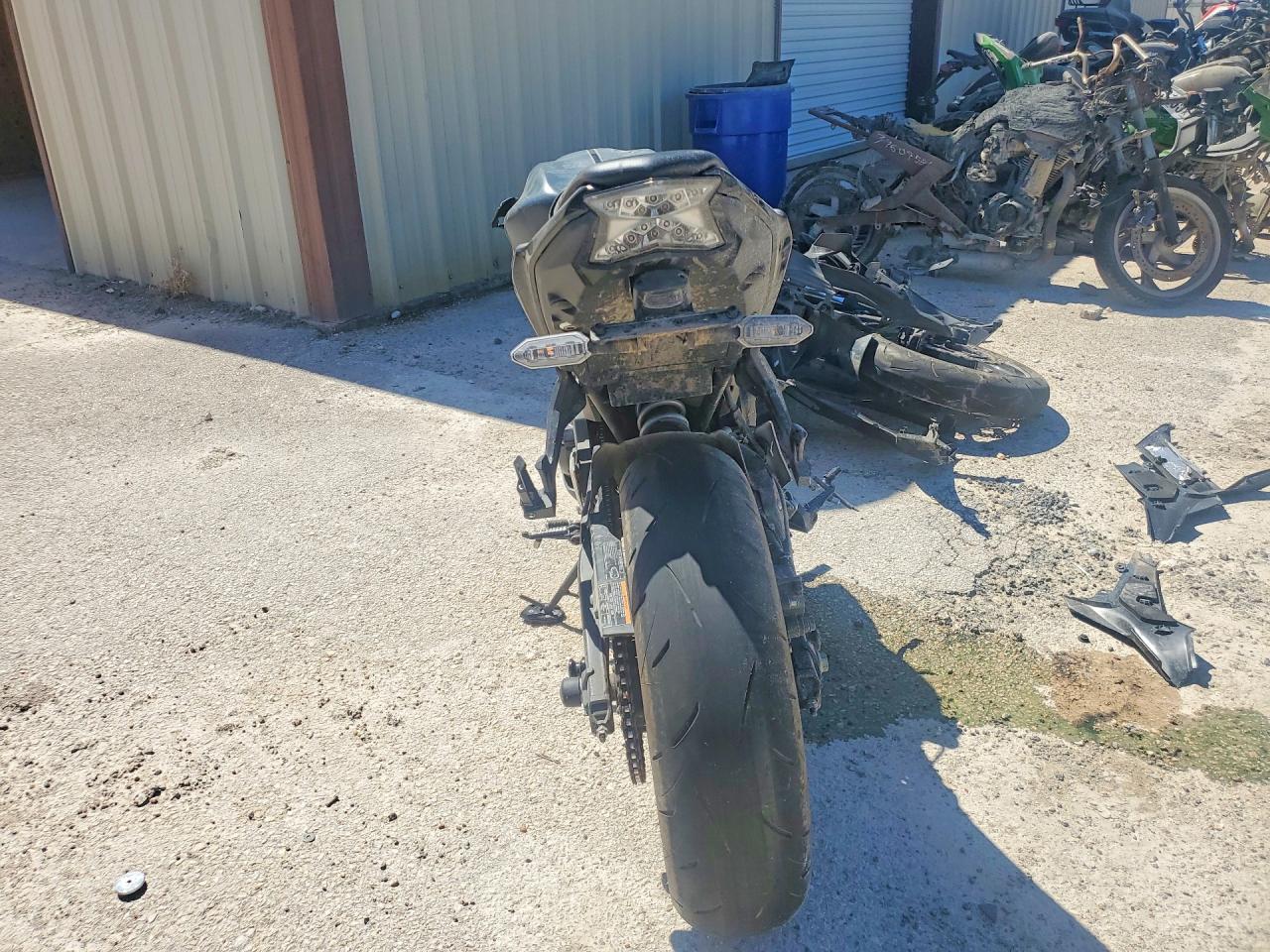 2024 Kawasaki Ex650 R - Image 4