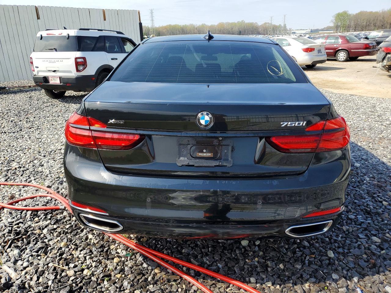 2018 BMW 750 Xi - Фото 6