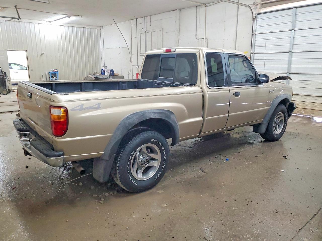 2001 Mazda B4000 Cab Plus - Фото 3