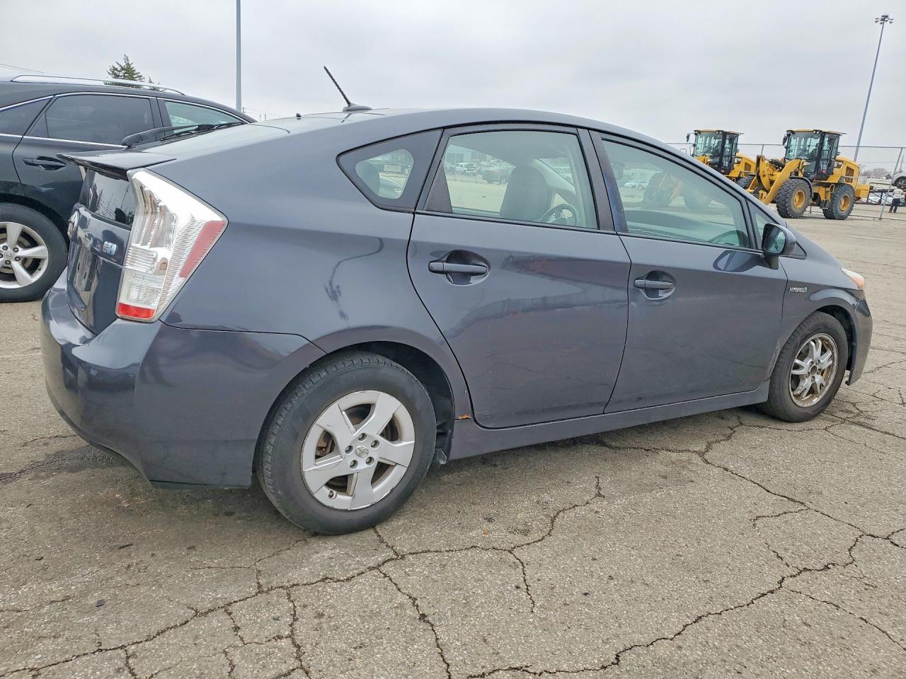 2010 Toyota Prius Iv - Фото 3