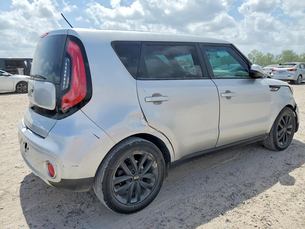 2017 Kia Soul + - Фото 3