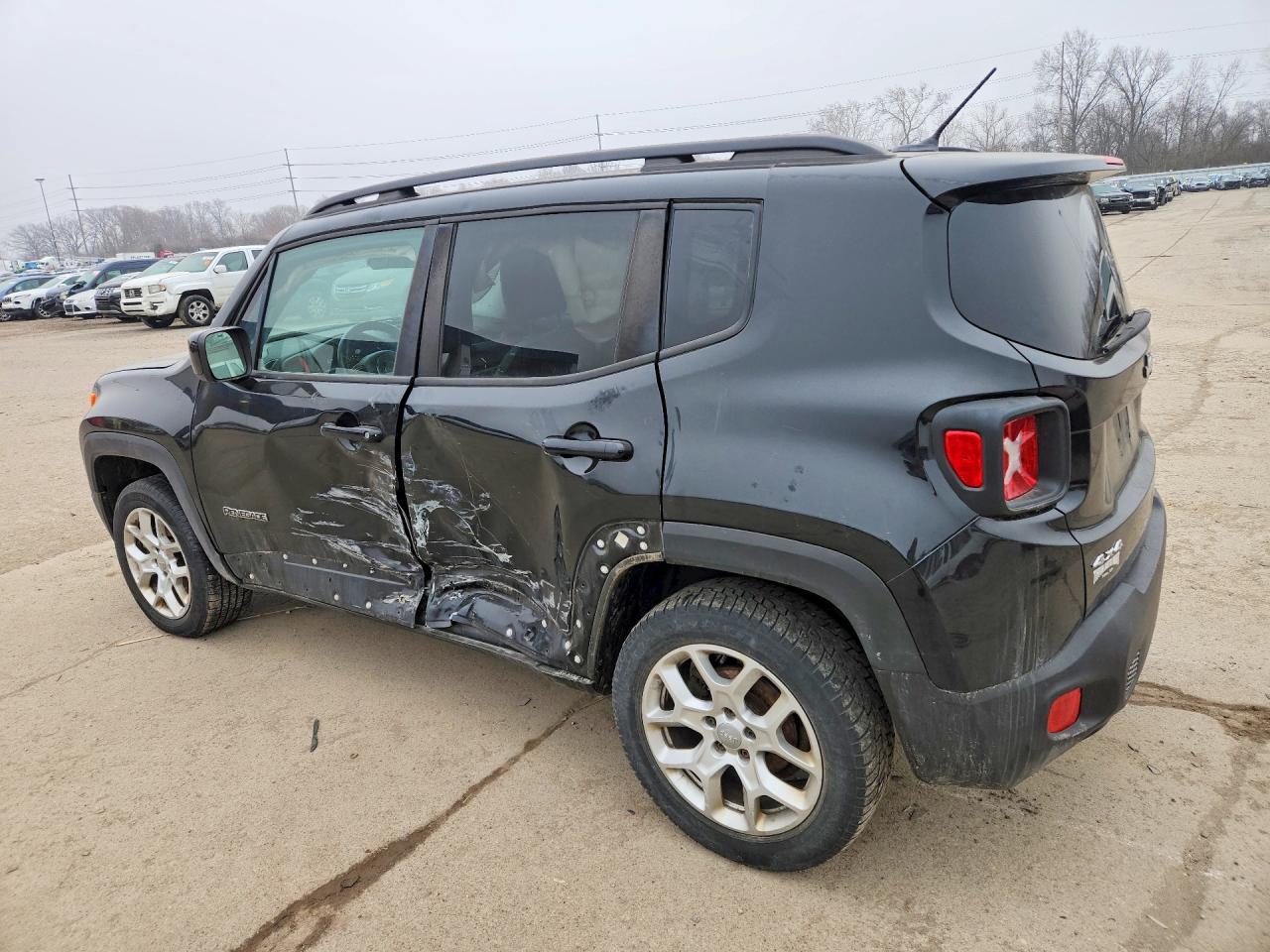 2015 Jeep Renegade Latitude - Фото 2