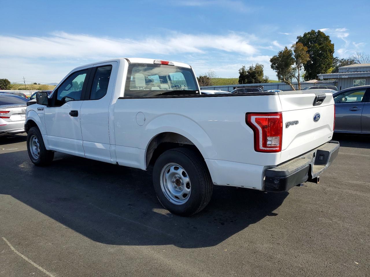 2016 Ford F150 Super Cab - Image 2