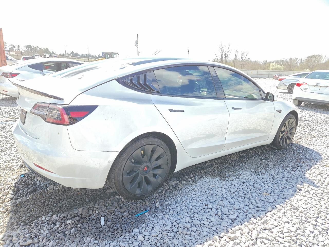 2021 Tesla Model 3 - Фото 3