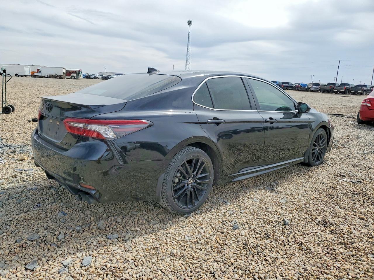 2022 Toyota Camry Xse - Фото 3