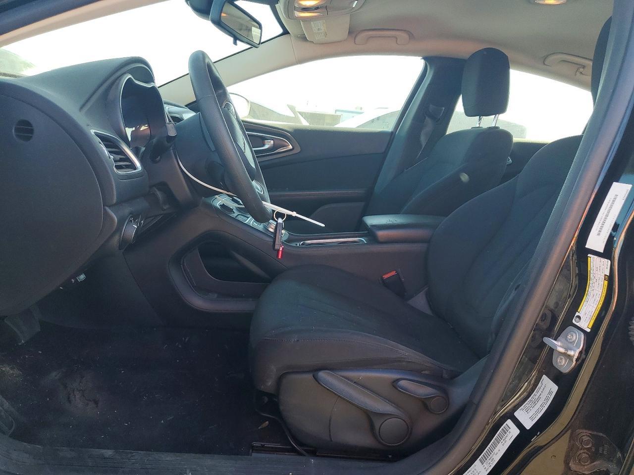 2016 Chrysler 200 Limited - Фото 7