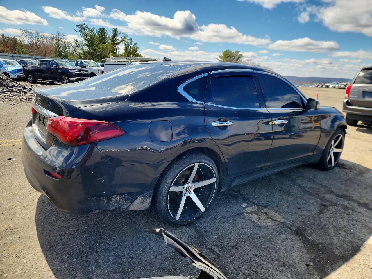2018 Infiniti Q70 3.7 Luxe - Фото 3